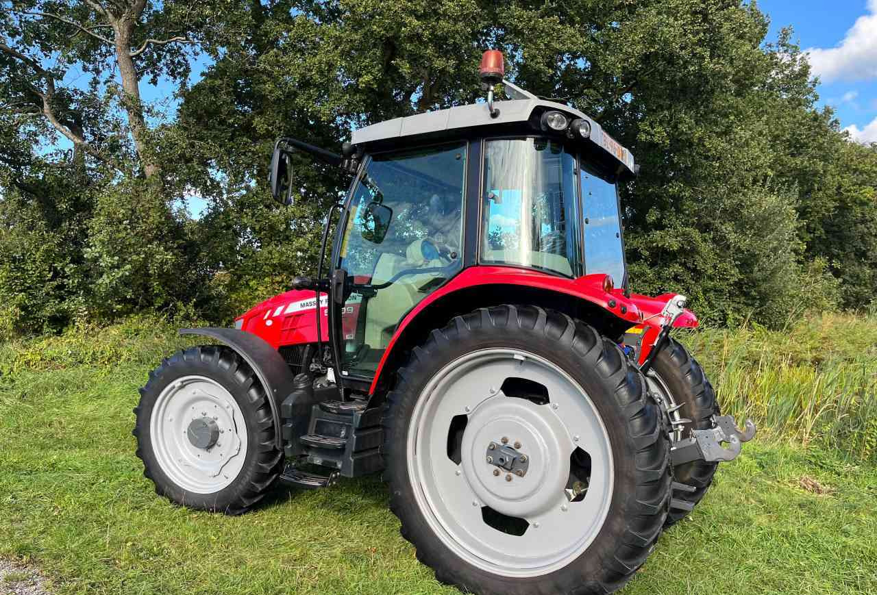 Massey Ferguson 5609 Dyna-4 Essential - 拖拉机:图3 Massey Ferguson 5609 Dyna-4 Essential - 拖拉机:图3