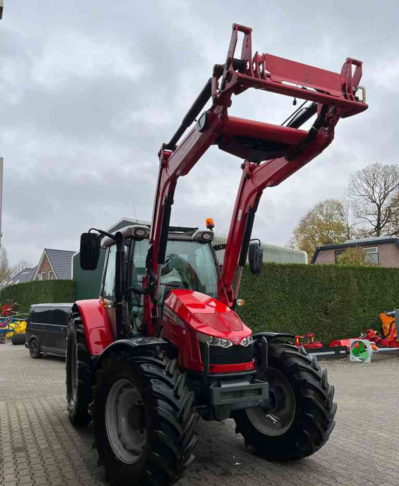 Massey Ferguson 5710S Dyna-4 Essential *Verkocht/sold* - 拖拉机:图3 Massey Ferguson 5710S Dyna-4 Essential *Verkocht/sold* - 拖拉机:图3