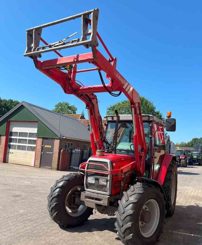 Massey Ferguson 6140 Dynashift met Mailleux voorlader tractoren *Verkocht/sold* - 拖拉机:图4 Massey Ferguson 6140 Dynashift met Mailleux voorlader tractoren *Verkocht/sold* - 拖拉机:图4