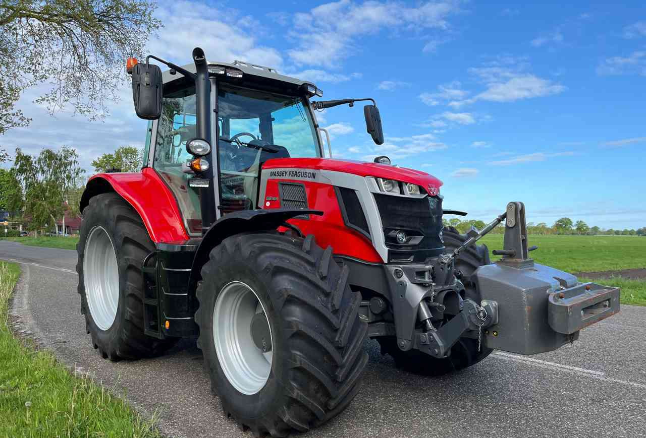 Massey Ferguson 6S.165 Dyna-6 Efficient - 拖拉机:图1 Massey Ferguson 6S.165 Dyna-6 Efficient - 拖拉机:图1
