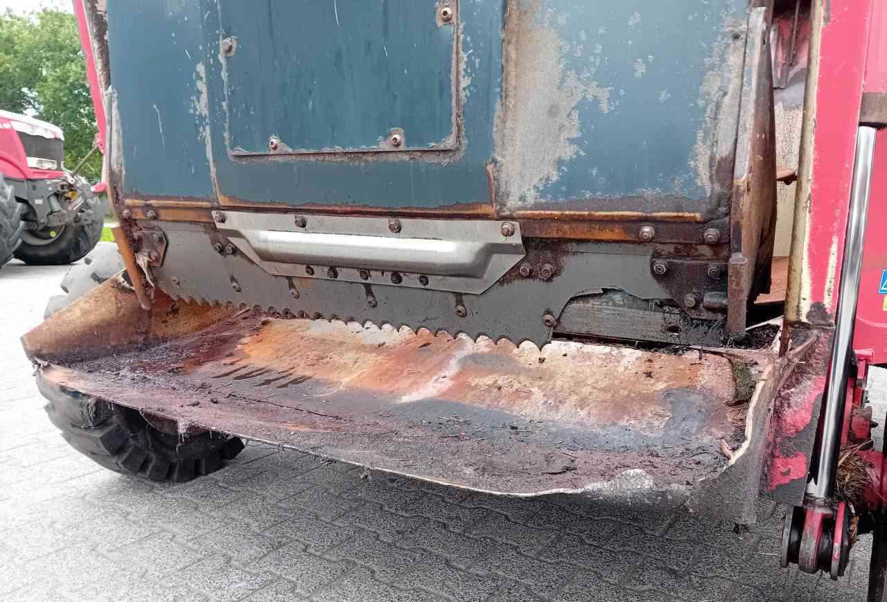Trioliet Gigant 900 voermengwagen - 饲料搅拌车:图4 Trioliet Gigant 900 voermengwagen - 饲料搅拌车:图4