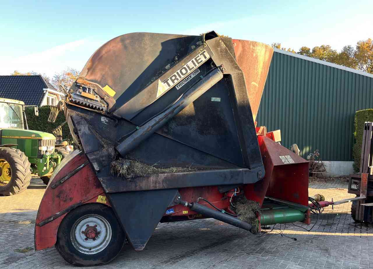 Trioliet Triomix 1200 zelfladende voermengwagen voermachines - 饲料搅拌车:图2 Trioliet Triomix 1200 zelfladende voermengwagen voermachines - 饲料搅拌车:图2