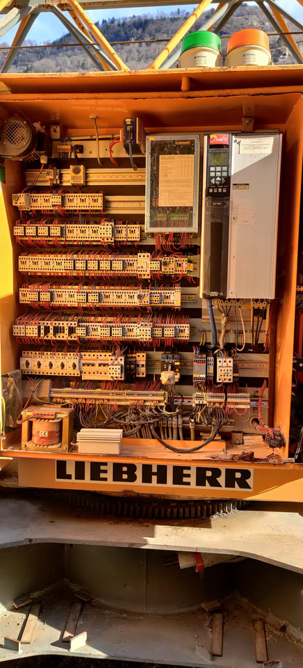 LIEBHERR 32TT - 快速架设起重机:图3 LIEBHERR 32TT - 快速架设起重机:图3