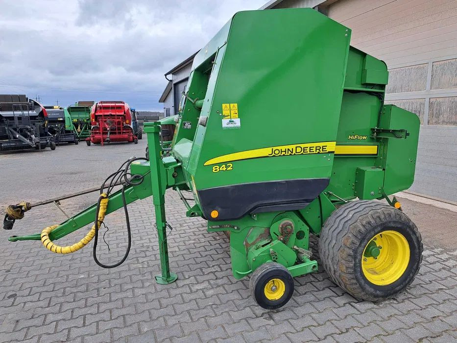 John Deere 842 - 圆形打包机:图3 John Deere 842 - 圆形打包机:图3