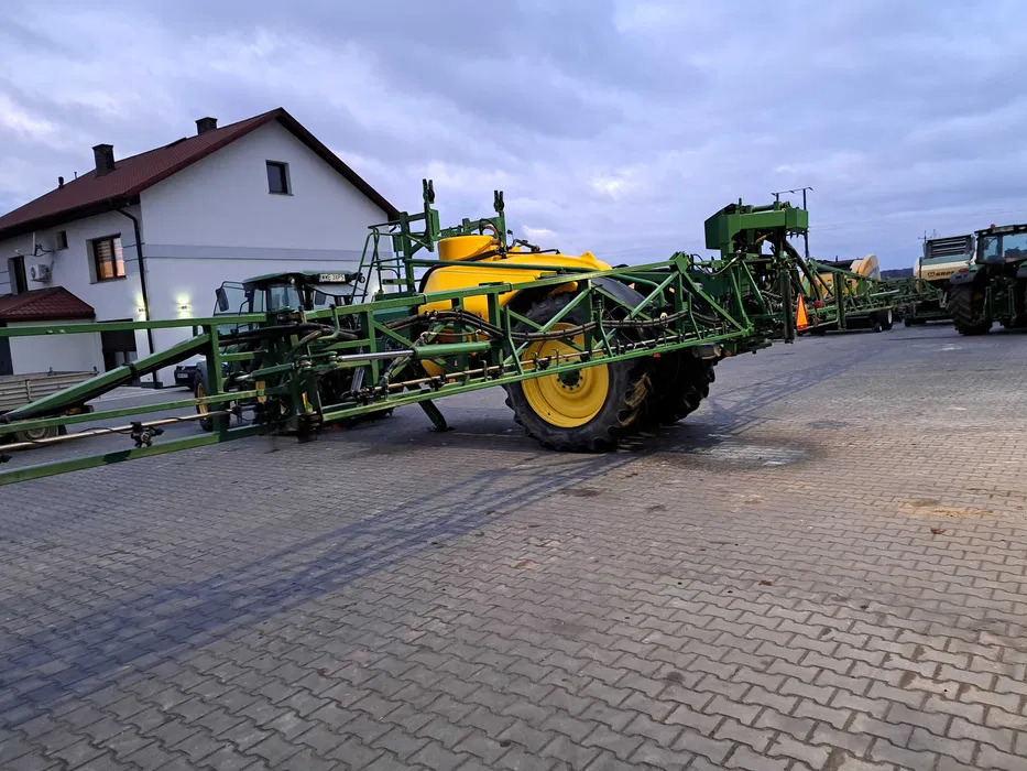 John Deere M944I - 牵引式喷雾机:图5 John Deere M944I - 牵引式喷雾机:图5