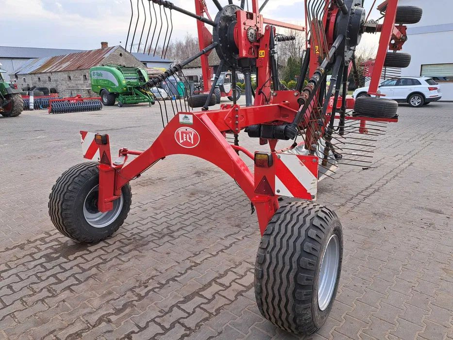 Lely hibiscus 745 CD Vario - 翻草机/ 搂草机:图2 Lely hibiscus 745 CD Vario - 翻草机/ 搂草机:图2