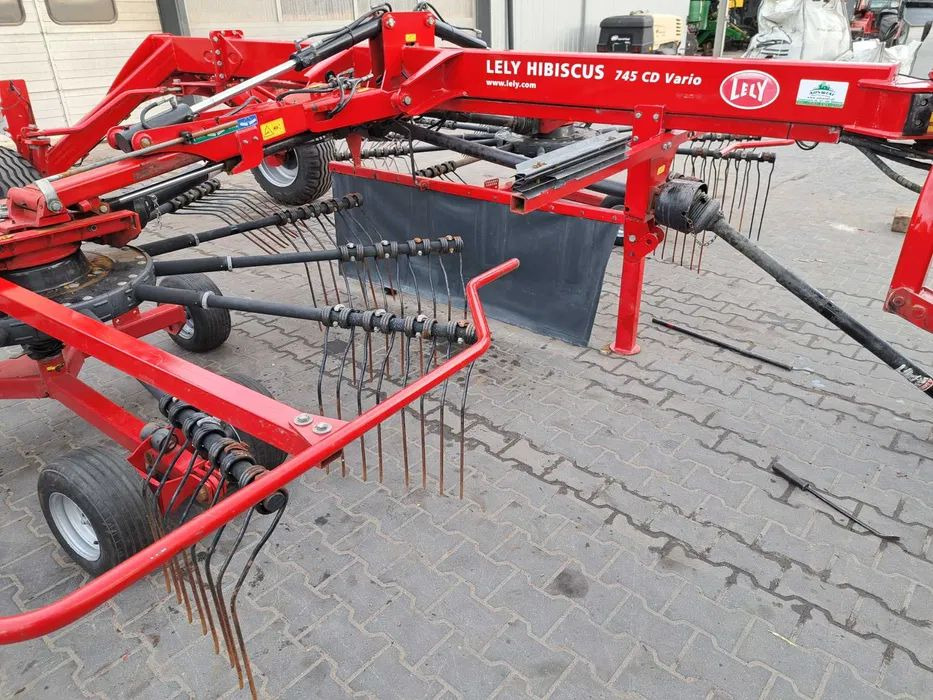 Lely hibiscus 745 CD Vario - 翻草机/ 搂草机:图5 Lely hibiscus 745 CD Vario - 翻草机/ 搂草机:图5