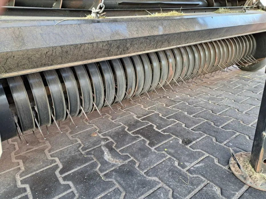 New Holland ROLL-BELT 150 cropcutter - 圆形打包机:图5 New Holland ROLL-BELT 150 cropcutter - 圆形打包机:图5