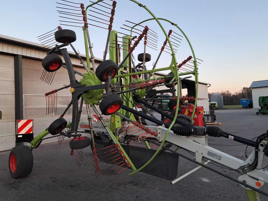 Zgrabiarka Claas liner 2800 - 翻草机/ 搂草机:图2 Zgrabiarka Claas liner 2800 - 翻草机/ 搂草机:图2