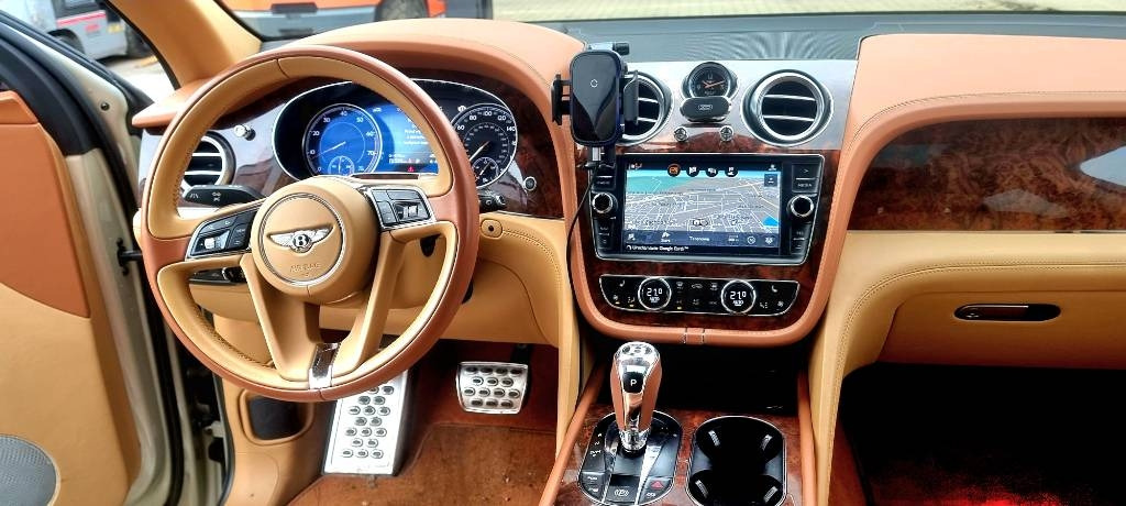 汽车 Bentley BENTAYGA 6.0 W12:图19 汽车 Bentley BENTAYGA 6.0 W12:图19