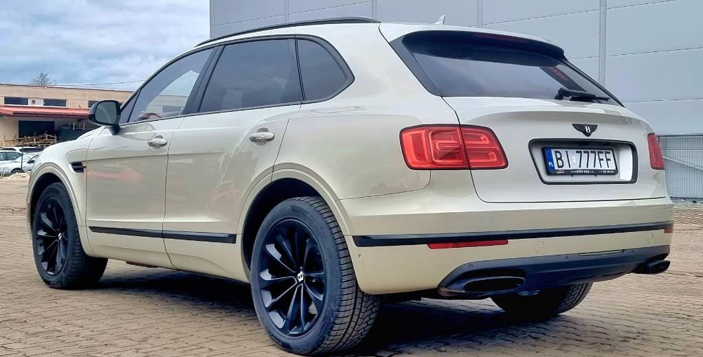 汽车 Bentley BENTAYGA 6.0 W12:图8 汽车 Bentley BENTAYGA 6.0 W12:图8