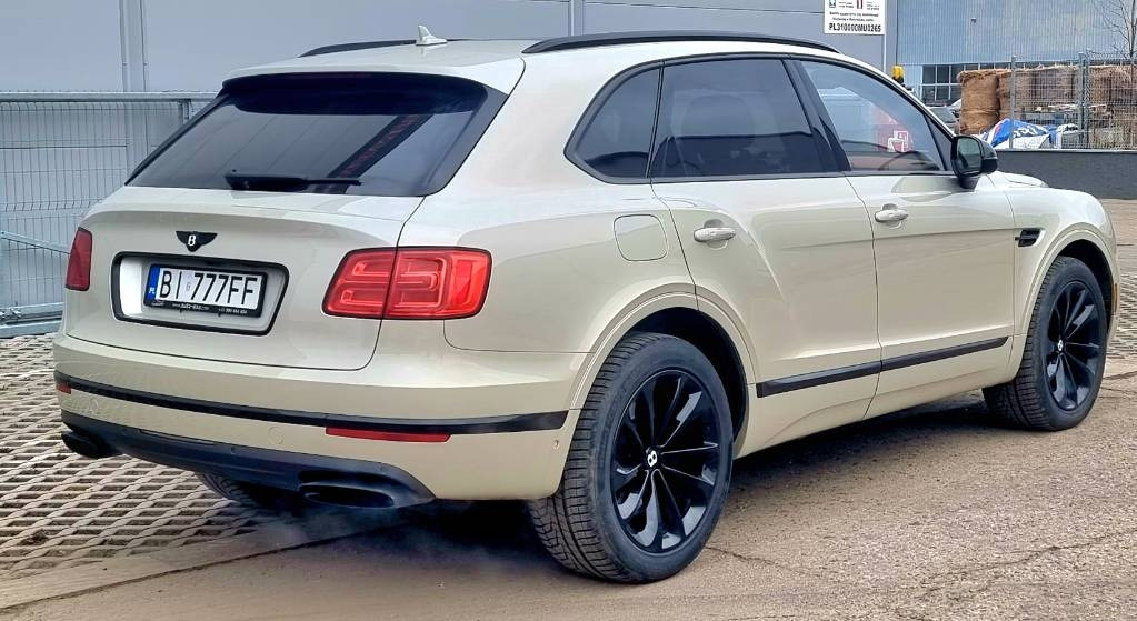 汽车 Bentley BENTAYGA 6.0 W12:图6 汽车 Bentley BENTAYGA 6.0 W12:图6