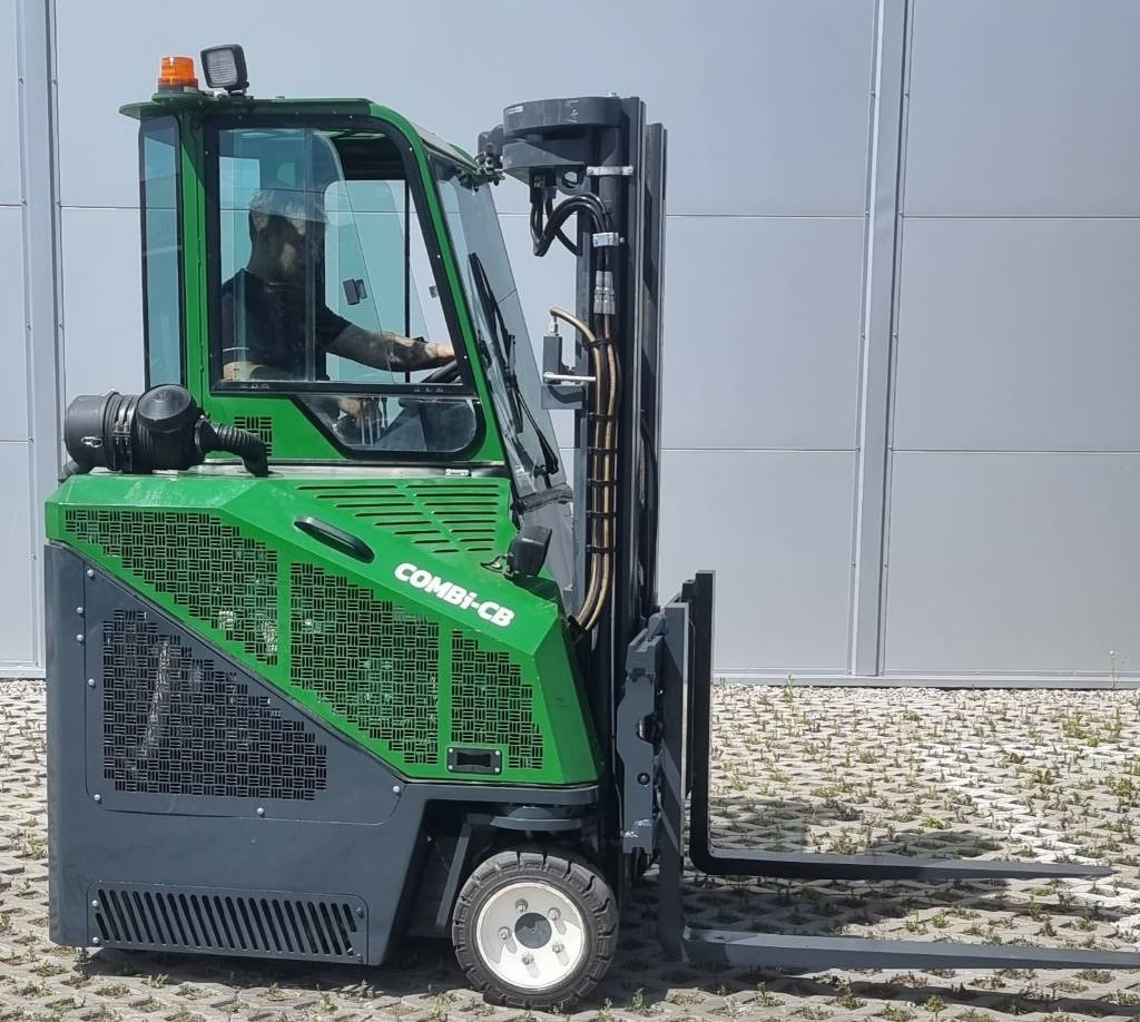 Combilift CB 2500 LPG - 四向前移式叉车:图3 Combilift CB 2500 LPG - 四向前移式叉车:图3