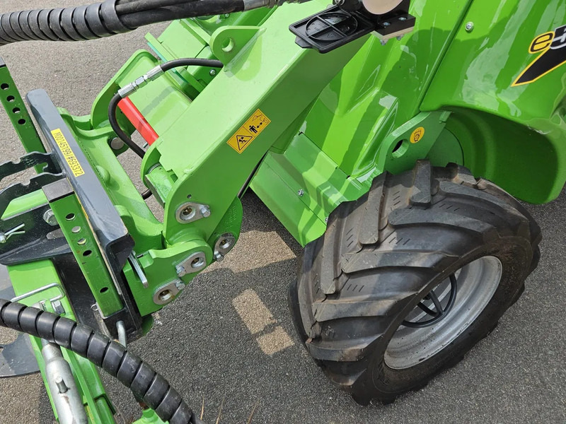 紧凑型轨道装载机 Avant E527 Rental mini-shovel：图18