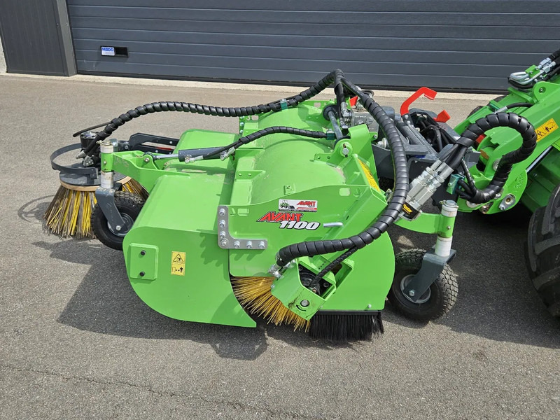 Avant borstel met opvangbak 1100 - 附件 适用于 农业机械:图5 Avant borstel met opvangbak 1100 - 附件 适用于 农业机械:图5