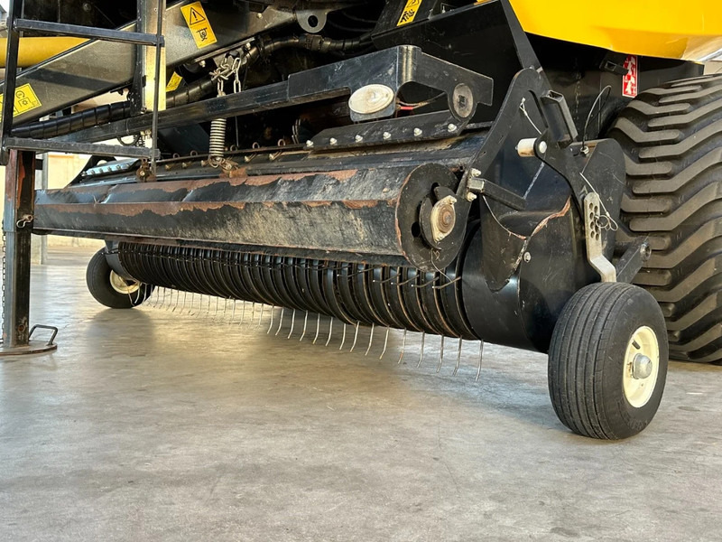 New Holland Roll baler 125 - 收割机:图4 New Holland Roll baler 125 - 收割机:图4