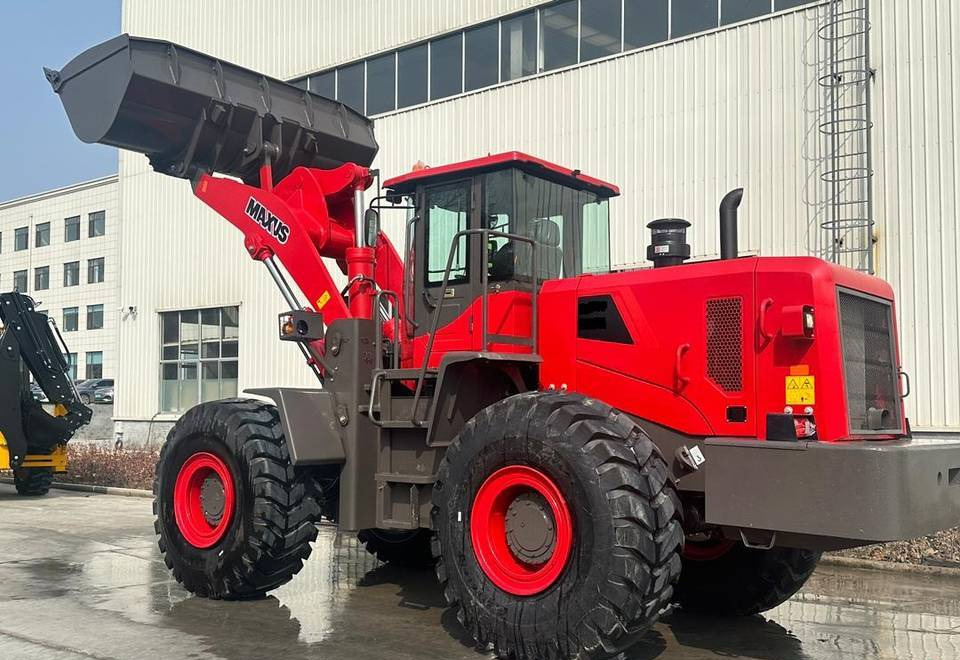 新的 拖拉机 NEW MAXUS 180 HP Tractor + Loader Warranty up to 10 YEARS Новий MAXUS Трактор 180 К.с. + Навантажувач Гарантія до 10 РОКІВ Nowy MAXUS Traktor 180 KM + Ładowacz Gwarancja do 10 LAT：图11