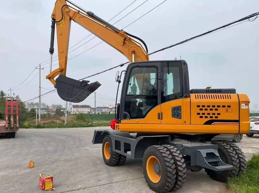 NEW MAXUS Cummins 14 TON Excavator Warranty up to 10 Years НОВА екскаватор MAXUS Cummins 14 ТОН Гарантія до 10 Років NOWA koparka MAXUS Cummins 14 TON Gwarancja do 10 LAT - 轮式挖掘机:图1 NEW MAXUS Cummins 14 TON Excavator Warranty up to 10 Years НОВА екскаватор MAXUS Cummins 14 ТОН Гарантія до 10 Років NOWA koparka MAXUS Cummins 14 TON Gwarancja do 10 LAT - 轮式挖掘机:图1