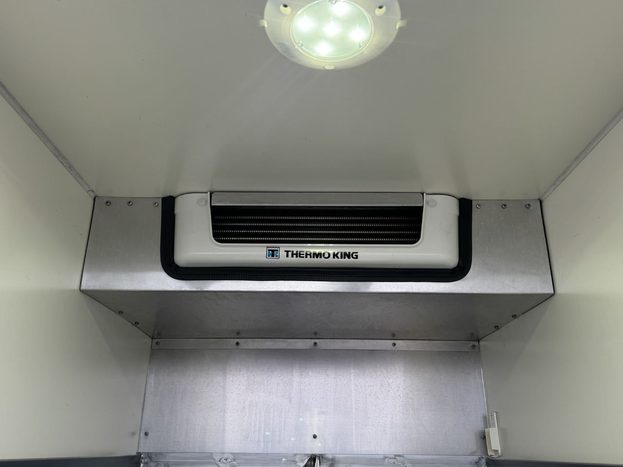 冷藏车 用于运输 食物 IVECO 80-190:图10 冷藏车 用于运输 食物 IVECO 80-190:图10