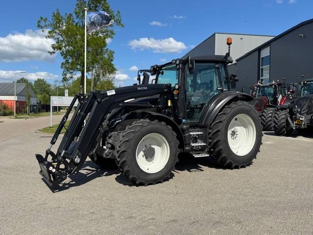 Valtra G125 Ecopower Active, 115 uur!! FH+PTO+Voorlader - 拖拉机:图1 Valtra G125 Ecopower Active, 115 uur!! FH+PTO+Voorlader - 拖拉机:图1