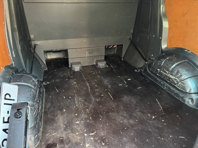 无侧窗厢式货车 Volkswagen Transporter 140Pk Dubbele cabine：图18