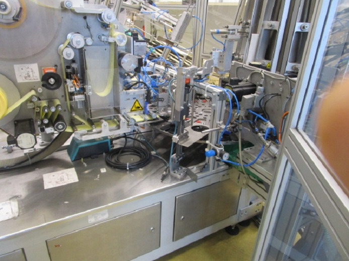 DECKEL ETIKETTIER ANLAGE SCHLEUTER GU 2 DU (RUNDLÄUFER) MIT LÖFFELEINLEGESTATION RNA SRC-N-630-1R - 包装机械:图4 DECKEL ETIKETTIER ANLAGE SCHLEUTER GU 2 DU (RUNDLÄUFER) MIT LÖFFELEINLEGESTATION RNA SRC-N-630-1R - 包装机械:图4