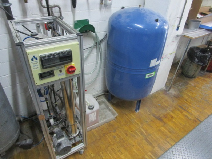 KOMPRESSOR BABY STAR Cat.1 MIT OSMOSEVORRICHTUNG & TANK - 移印机:图1 KOMPRESSOR BABY STAR Cat.1 MIT OSMOSEVORRICHTUNG & TANK - 移印机:图1