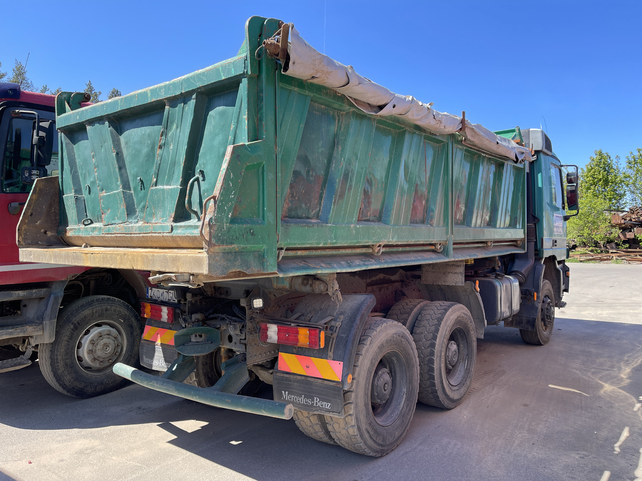 MERCEDES-BENZ Actros 3331 - 翻斗车:图4 MERCEDES-BENZ Actros 3331 - 翻斗车:图4