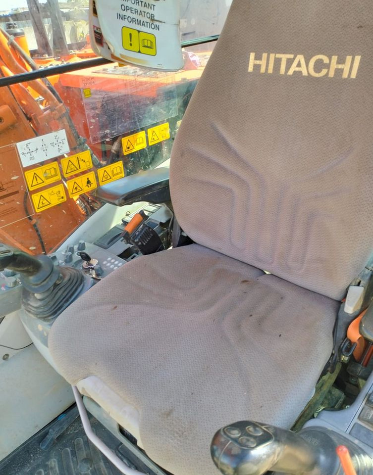 Hitachi ZX130 LCN-6 - 履带式挖掘机:图5 Hitachi ZX130 LCN-6 - 履带式挖掘机:图5