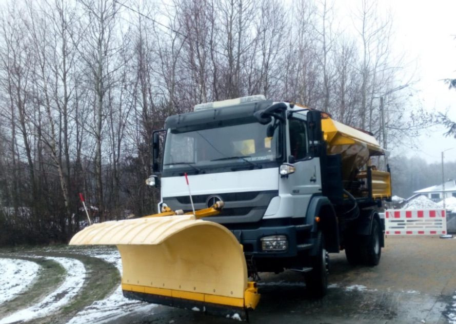 Mercedes-Benz Axor 1824 - 除雪车:图1 Mercedes-Benz Axor 1824 - 除雪车:图1