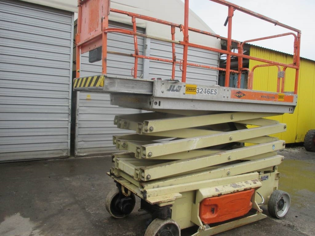 JLG 3246 ES - 剪式升降机:图2 JLG 3246 ES - 剪式升降机:图2
