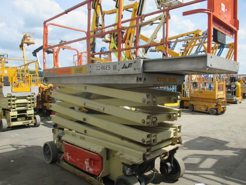 JLG 3246 ES  - 剪式升降机:图4 JLG 3246 ES  - 剪式升降机:图4