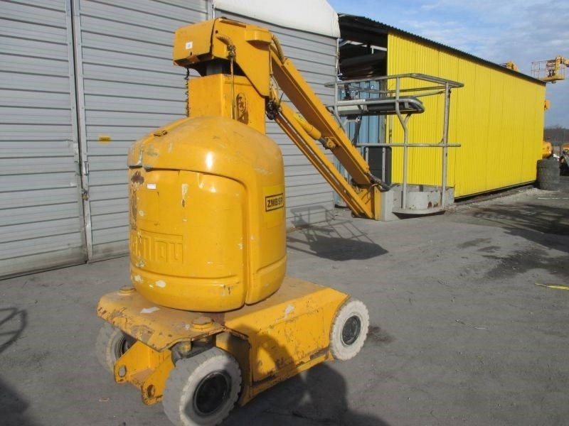 Manitou 105 VJR 2 - 垂直桅杆升降机:图2 Manitou 105 VJR 2 - 垂直桅杆升降机:图2