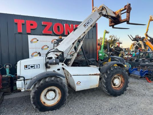 JCB 528-70 à 18 500 € HT - 伸缩臂叉装车:图1 JCB 528-70 à 18 500 € HT - 伸缩臂叉装车:图1