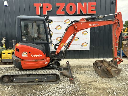 Kubota U35-3A3 Cabine à 24500€ ht - 小型挖掘机:图1 Kubota U35-3A3 Cabine à 24500€ ht - 小型挖掘机:图1