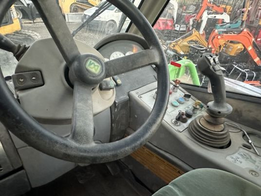 Merlo ROTO 38.16 à 39 900 € HT - 伸缩臂叉装车:图3 Merlo ROTO 38.16 à 39 900 € HT - 伸缩臂叉装车:图3