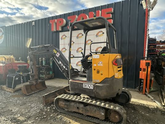 Volvo ECR25D à 22 500 € HT - 小型挖掘机:图4 Volvo ECR25D à 22 500 € HT - 小型挖掘机:图4