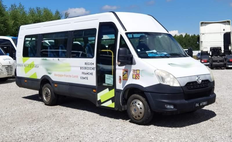 Iveco Daily 23 miejsca, KLIMA, WEBASTO - 郊区巴士:图1 Iveco Daily 23 miejsca, KLIMA, WEBASTO - 郊区巴士:图1