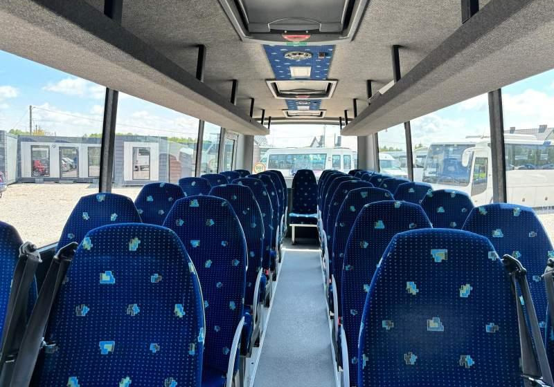 郊区巴士 Mercedes-Benz Vario miejsc 39 274tys km Winda/7775:图17 郊区巴士 Mercedes-Benz Vario miejsc 39 274tys km Winda/7775:图17