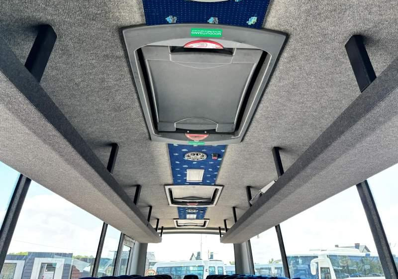 郊区巴士 Mercedes-Benz Vario miejsc 39 274tys km Winda/7775:图13 郊区巴士 Mercedes-Benz Vario miejsc 39 274tys km Winda/7775:图13