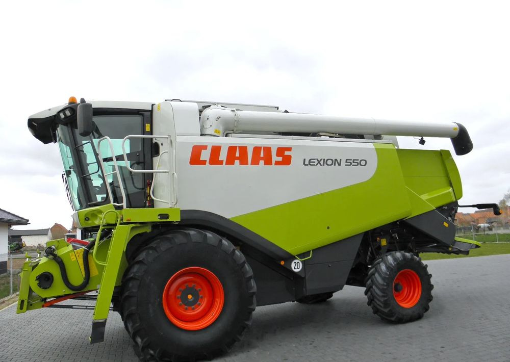 Claas Lexion 550 2008 Rok, Nowsza Wersja, Nie Malowany, Stan Idealny - 联合收割机:图1 Claas Lexion 550 2008 Rok, Nowsza Wersja, Nie Malowany, Stan Idealny - 联合收割机:图1