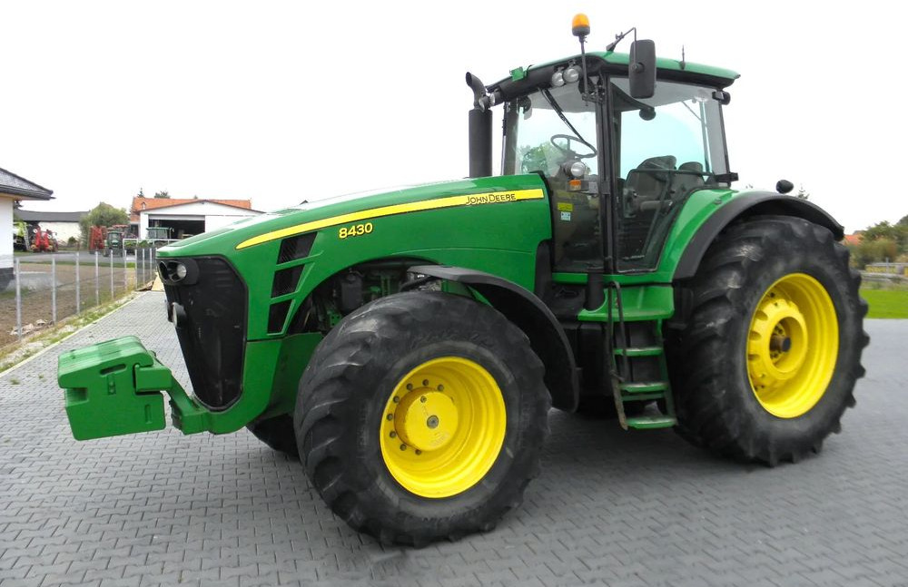John Deere 8430 2008 Rok, Nie Malowany, Stan Bardzo Dobry - 拖拉机:图1 John Deere 8430 2008 Rok, Nie Malowany, Stan Bardzo Dobry - 拖拉机:图1