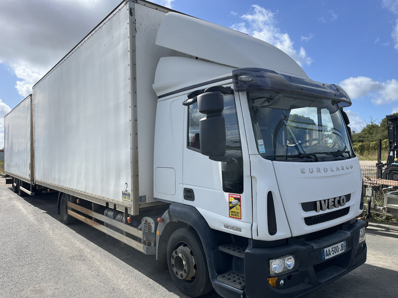 IVECO Eurocargo 120e28 - 厢式卡车:图3 IVECO Eurocargo 120e28 - 厢式卡车:图3