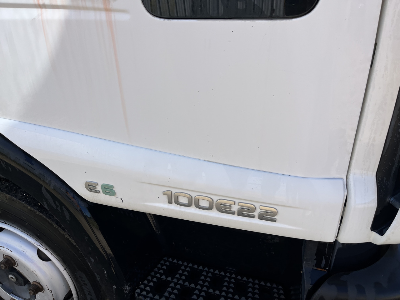 Iveco Eurocargo 100E22 caisse double cabine 7 places - 厢式卡车:图4 Iveco Eurocargo 100E22 caisse double cabine 7 places - 厢式卡车:图4