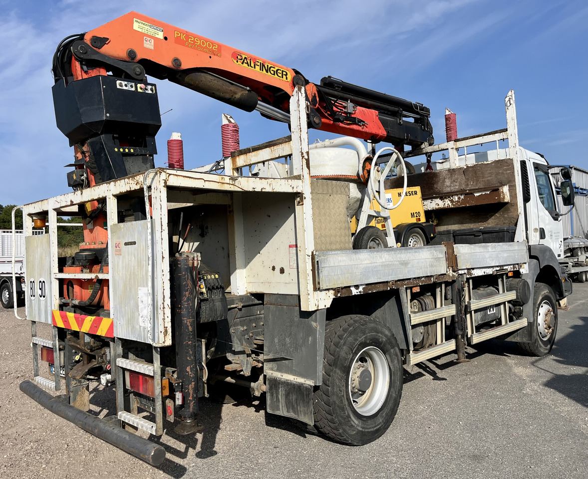 RENAULT Kerax 370dci 4x4 plateau grue Palfinger pk29002 - 栏板式/ 平板卡车, 起重车:图5 RENAULT Kerax 370dci 4x4 plateau grue Palfinger pk29002 - 栏板式/ 平板卡车, 起重车:图5