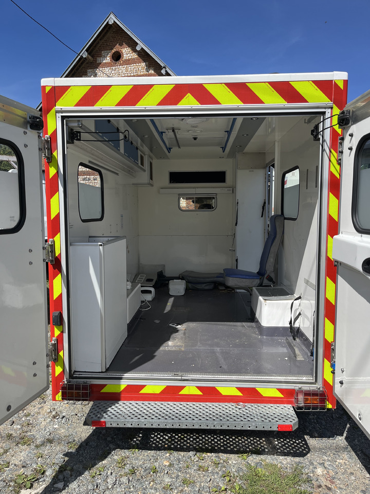 救护车 RENAULT Master 2L5 dci120cv：图9