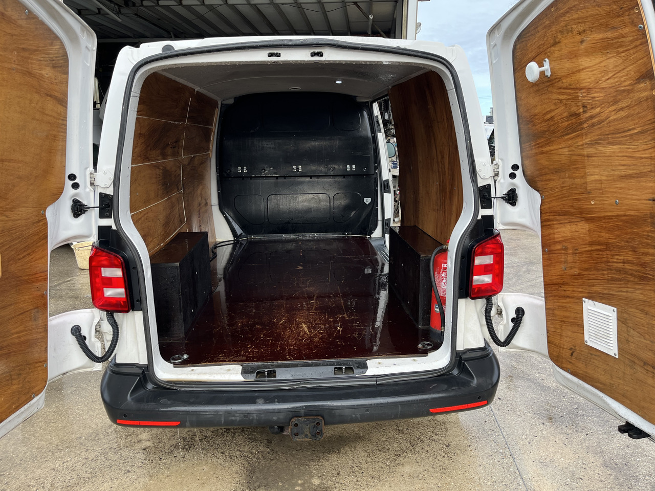 Volkswagen Transporter T6 2L tdi 150cv long bas 4x4 4motion - 无侧窗厢式货车:图5 Volkswagen Transporter T6 2L tdi 150cv long bas 4x4 4motion - 无侧窗厢式货车:图5