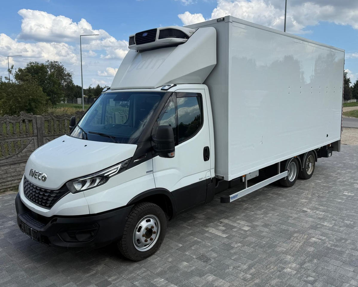IVECO 40C18 BE COMBI – chłodnia z windą, kat. B+E, polift, 2019 rok 租赁 IVECO 40C18 BE COMBI – chłodnia z windą, kat. B+E, polift, 2019 rok：图6