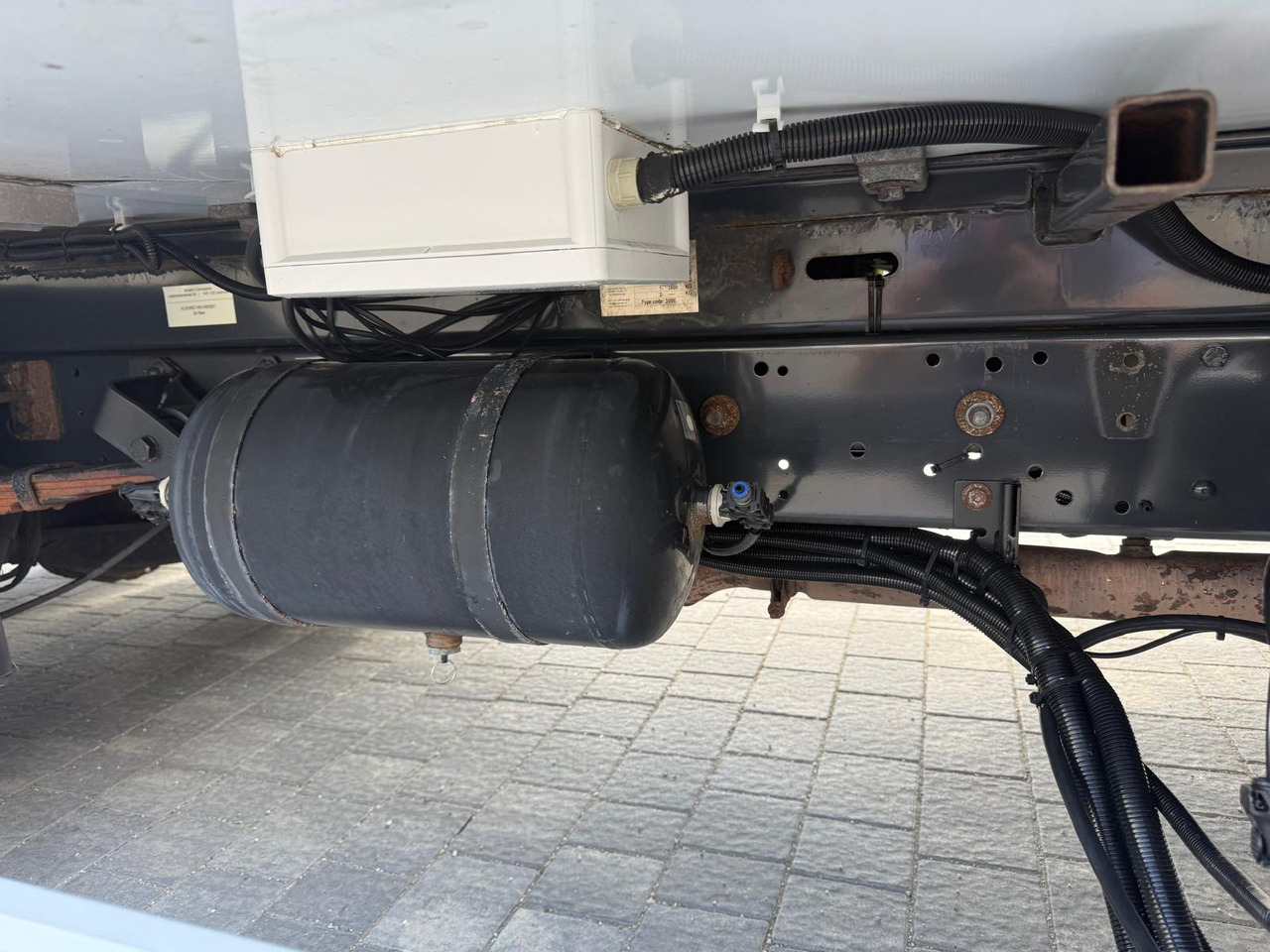 IVECO 40C18 BE COMBI – chłodnia z windą, kat. B+E, polift, 2019 rok 租赁 IVECO 40C18 BE COMBI – chłodnia z windą, kat. B+E, polift, 2019 rok：图22