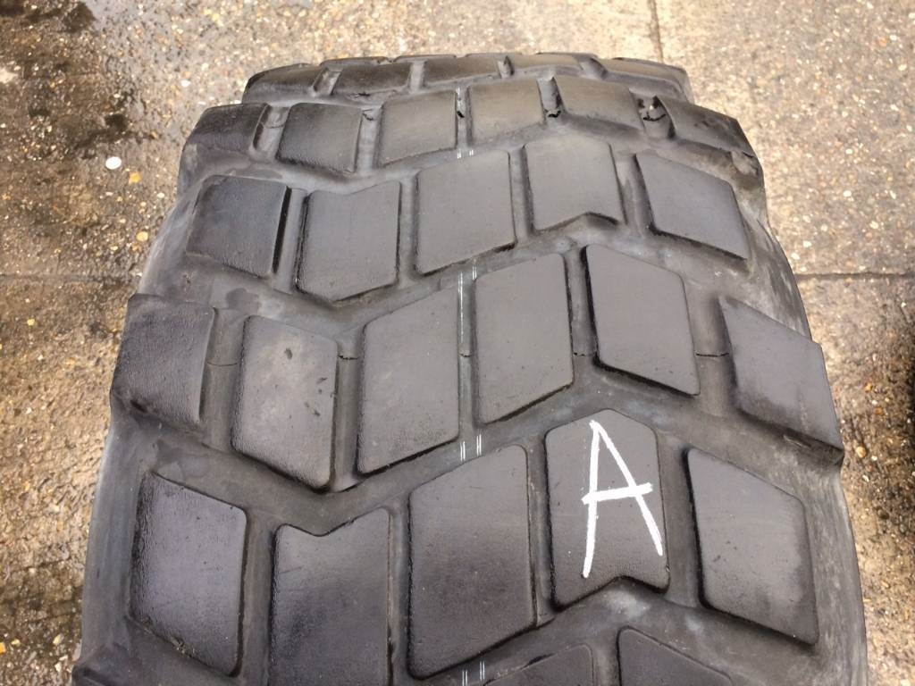 Michelin 525/65R20.5 XS - USED A 40% - 轮胎 适用于 农业机械:图2 Michelin 525/65R20.5 XS - USED A 40% - 轮胎 适用于 农业机械:图2